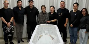 Rendy Kjaernett Tak Percaya Ibu Mertuanya Telah Tiada