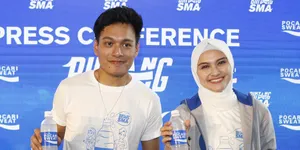 Rendy Pandugo dan Zee Zee Shahab Sedang Cari Bintang SMA