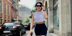 Rumah Nikita Mirzani Digeledah, Polisi Sita Sebuah Ponsel Pintar - Sempat Terdengar Teriakan dari Dalam Hunian