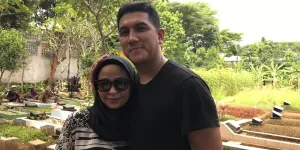 Sang Ayah Tiada, Tantri Kotak Menangis Kenang Momen Saat Menikah dengan Arda Naff