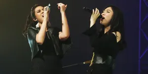 Satu Panggung, Raisa dan Isyana Sarasvati Saling Tukar Lagu!