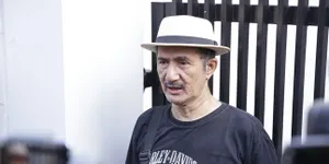 Sebelum Meninggal, Ade Irawan Sempat Ingin Bacakan Puisi di Acara Tujuh Harian Ria Irawan