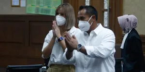 Selesai Jalani Sidang Lanjutan Kasus Penyalahgunaan Narkona, Nia Ramadhani dan Ardi Bakrie Irit Bicara