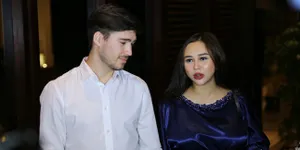 Sempat Dikabarkan Gugat Cerai Suami, Kini Aura Kasih Hapus Foto dan Unfollow Eryck Amaral di Instagram