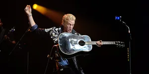 Sempat Grogi, Cody Simpson Bikin Fans Cewek Histeris