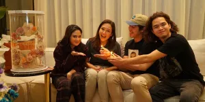 Sepatu Merah, Kado Spesial Dul Jaelani untuk Maia Estianty di Ulang Tahun ke-47