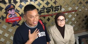 Serah Terima dengan Sherina, Uya Kuya Terharu Saat Lima Kucingnya Kembali