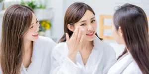 Sering Dianggap Sama, Ternyata Ritual Skincare Pagi dan Malam Punya Fungsi Berbeda, KLovers!