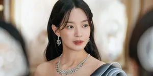 Shin Min Ah Jadi Permaisuri, 3 Gaun Mewah di The Remarried Empress