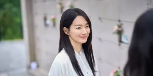 Shin Min Ah Mainkan 2 Karakter di Film THE EYES, Jadi Saudara Kembar