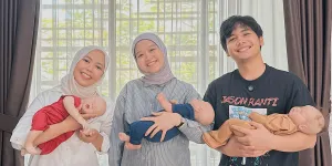 Siap jadi Ayah, Bintang Emon Ikut Kelas Newborn Care Bareng Istri