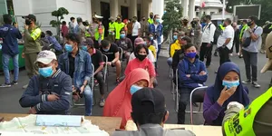 Sidang di Tempat, Operasi Masker di Malang Kantongi Uang Denda Rp3Juta dan 7 KTP