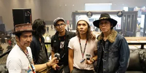 Slank Rilis Merchandise Baru yang Tak Biasa, Ikut Terjun Langsung dalam Pembuatannya