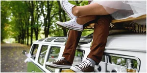 Sneakers Kesayangan Mulai Menguning di Bagian Outsole? 5 Bahan Ini Bisa Membantu Memutihkan Kembali