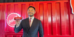 Spill Beli Perusahaan Lagi, Ternyata Ada Kejutan Terbaru dari Bobby Saputra dan Coca-Cola!