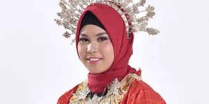 Sudah 6 Tahun Rumah Rusak Parah, Caren Delano Berikan Seluruh Honornya Untuk Hafiza