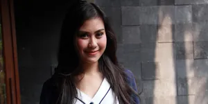 Syahnaz Sadiqah Belajar Akting di Lokasi Syuting