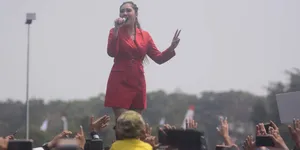 Tampil di Malang, Nella Kharisma Hibur Ribuan Penggemar