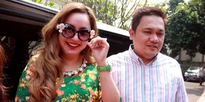 Tanggapi Isu Kehamilan Regina, Ini Jawaban Farhat Abbas