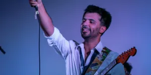 Tanpa Promotor, Josh Holmes Sukses Jual 350 Tiket Konser di Jakarta