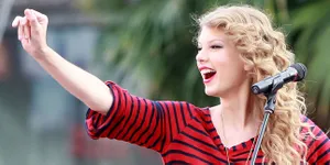 Taylor Swift Bercerita Tentang Living On a Plane