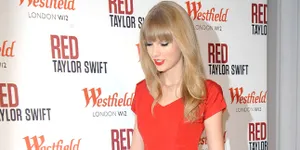 Taylor Swift Lagi Rajin Latihan Balet!