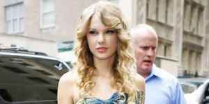 Taylor Swift Pilih Kucing Daripada Twitter