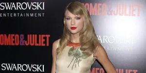 Taylor Swift Suka Banget Sama Sepatu Ini, Penasaran?