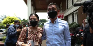 Temani Kenang Mirdad Jalani Sidang Cerai, Naysila Mirdad Enggan Ungkap Penyebab Perpisahan Kakaknya