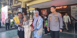 Terpisah 37 Tahun, Pertemuan Ibu dan Anak di Malang Mengundang Haru