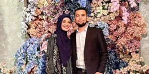 Teuku Wisnu Bagikan Meja Belajar untuk Anak-Anak Karyawannya