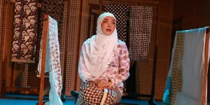 Tika Bravani Perankan Siti Walidah Istri Pendiri Muhammadiyah di Teater Monolog 'Aku yang Tak Kehilangan Suara'