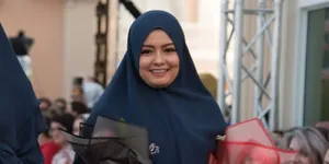 Tika Ramlan Kenalkan Koleksi Busana Muslim-nya di Dubai Modest Fashion Week