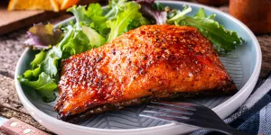 Tips Membuat Salmon Panggang dengan Kulit Krispi dan Rasa Lezat