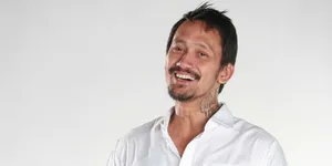 Tora Sudiro, Bapak Lima Anak Perempuan Yang Cukup Santai