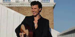 Transformasi Luar Biasa Shawn Mendes, Dari Penyanyi Cover Menjadi Ikon Musik Global