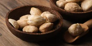 Trik Menyangrai Kemiri yang Benar untuk Masakan Lebih Gurih