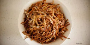 Trik Praktis Mengurangi Rasa Asin Ikan Teri Kering Tanpa Khawatir Hancur