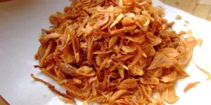 Trik Sederhana Buat Bawang Goreng Renyah yang Awet Simpan di Rumah