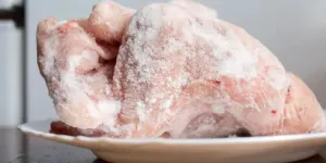 Trik TikTok, Mencairkan Ayam Beku Lebih Cepat dengan Alat Sederhana"