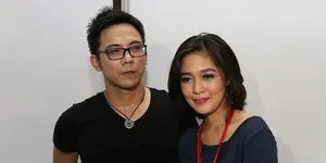 Tunda Momongan, Gracia - David 'Numpang' Bulan Madu Bareng NOAH