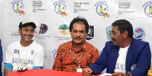 Unik, Pameran Foto Bawah Laut di Bumi Laskar Pelangi