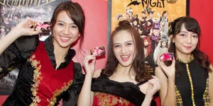 Valentine Event 2018, JKT48 Bagi-Bagi Cokelat Pada Penonton