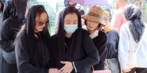 Vega Darwanti Ungkap Kenangan Mengharukan di Detik-Detik Sang Ibu Meninggal Dunia