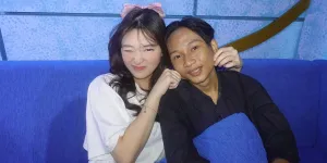 Viral Pelukan di Lapangan Bola, Livy Renata Akui Gemas - Fajar Sadboy Disebut Menang Banyak