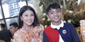 Viral Video Kedekatan Betrand Peto dengan Sarwendah, Ayah Kandung Beberkan Sifat Asli Putranya di Rumah