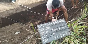 Warga Batu Temukan Susunan Bata Kuno Saat Tanam Alpukat di Pekarangan