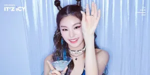 Yeji ITZY Berhalangan Hadir di Asia Artist Awards 2021 Karena Cedera Punggung