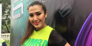 Zumba Jadi Media Liza Natalia Untuk Lakukan Kegiatan Charity