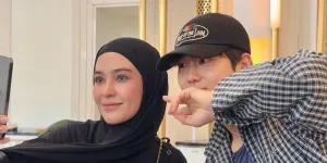 10 Potret Hamidah Rachmayanti Bertemu dan Foto Bareng Suho EXO, Sang Anak Berikan Surat Khusus